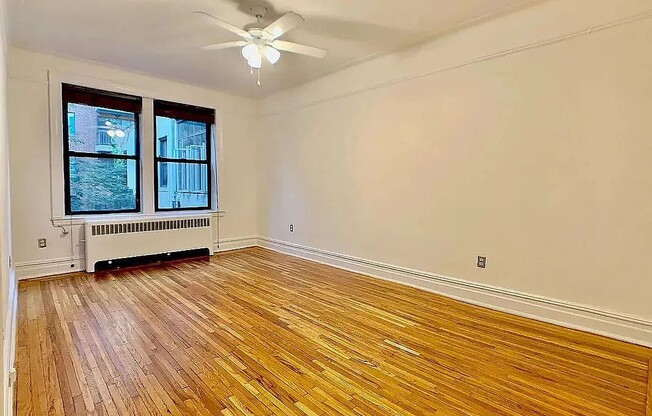 1 bed, 1 bath, $3,500, Unit 2R