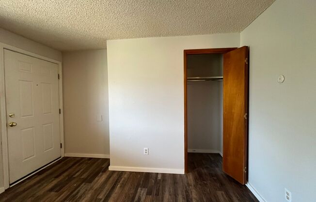 1 bed, 1 bath, 705 sqft, $1,295, Unit 519-5