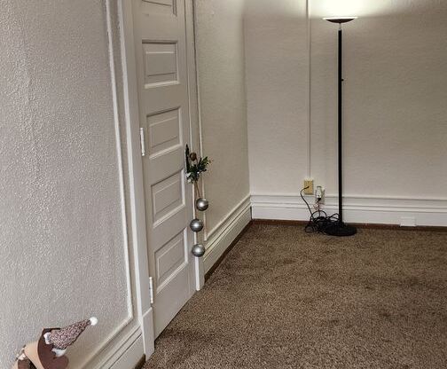 1 bed, 1 bath, 350 sqft, $570, Unit 307