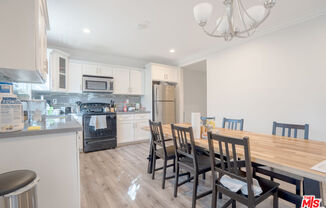 1815 W 12 ST