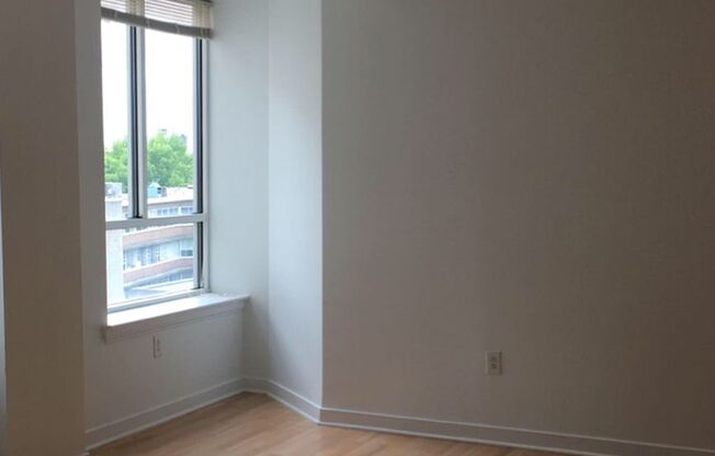 2 beds, 1 bath, $1,899, Unit 207