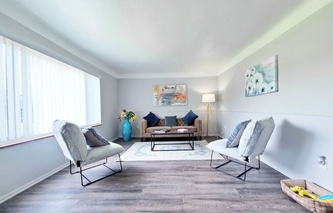 Smartland Lee-Mustang Apartments