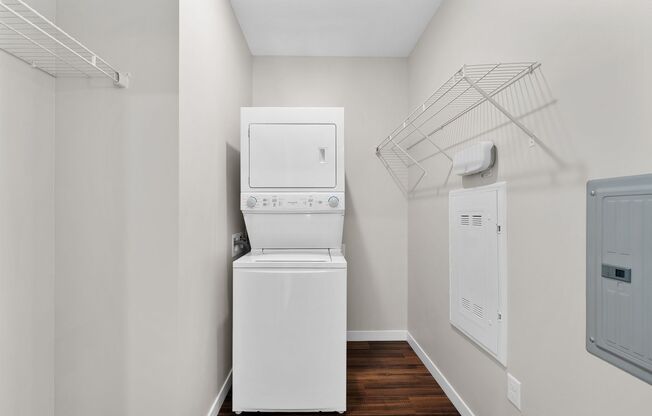 Studio, 1 bath, 565 sqft, $1,150, Unit 327