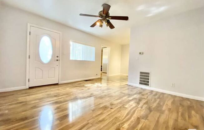 3 beds, 1 bath, $3,495, Unit 1156-1/2