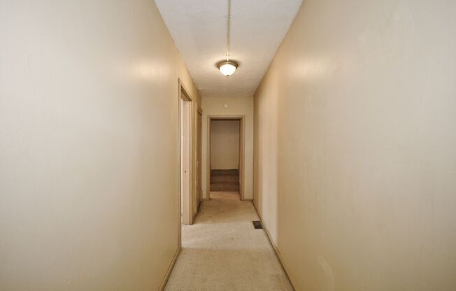 2 beds, 1 bath, $1,200, Unit Unit 1