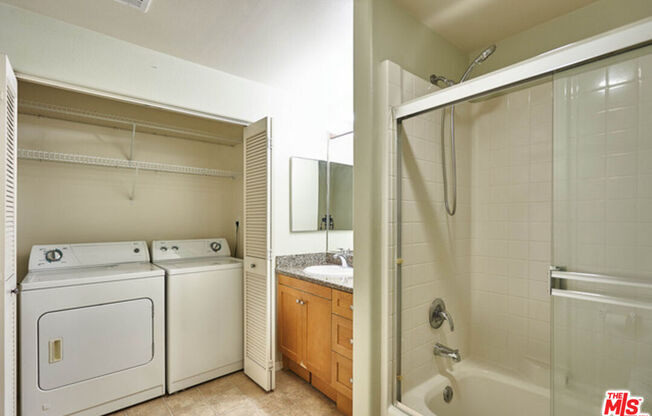 1 bed, 1 bath, 874 sqft, $2,600, Unit 333