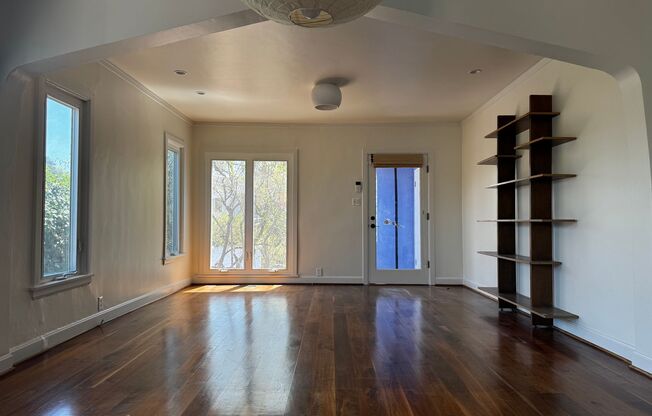 Gorgeous Silverlake 3+2+Detached Office with Bathroom