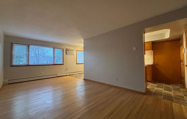 984 Van Buren Ave