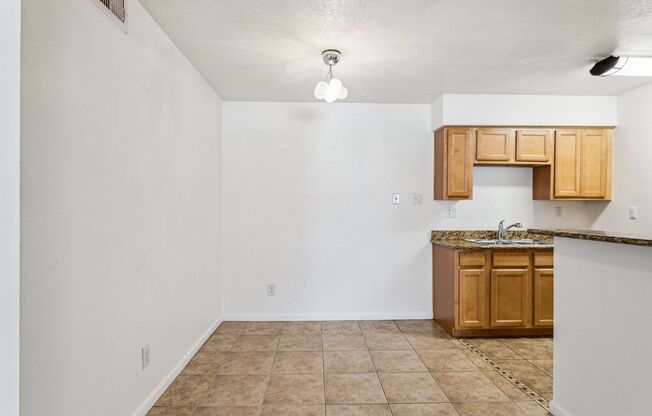 2 beds, 2 baths, $1,395, Unit #1043