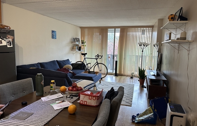 2 beds, 1 bath, 822 sqft, $2,700, Unit 205