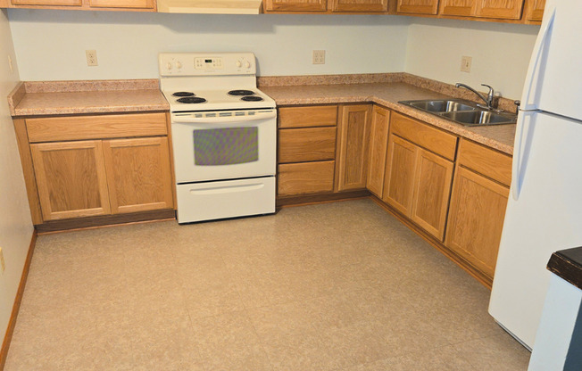 2 beds, 1 bath, $1,350, Unit Unit 6