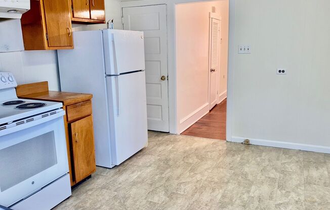 West Mt. Airy 3bd/1bth w/ Yard and Sunroom