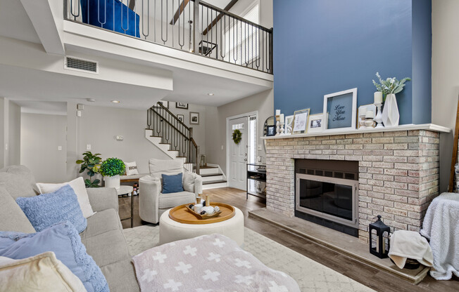29 WHALER LN