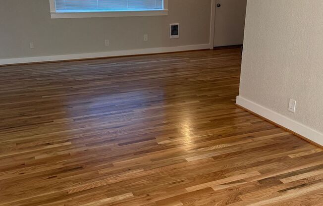 2 beds, 1.5 baths, 1,000 sqft, $1,895, Unit 04