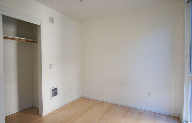 2 beds, 1 bath, $1,945, Unit 205