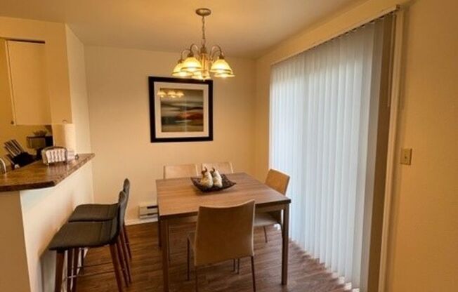 1 bed, 1 bath, 800 sqft, $1,555, Unit 623