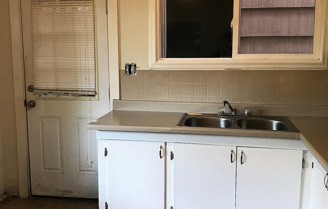 Charleston District- 1 bed 1 bath with W/D hook ups