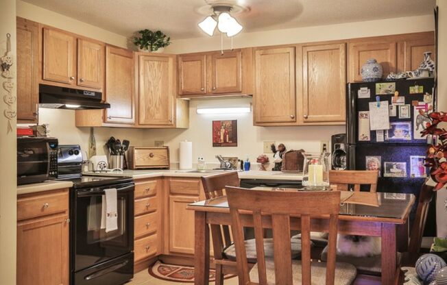 2 beds, 2 baths, 1,070 sqft, $2,600, Unit 8-8A