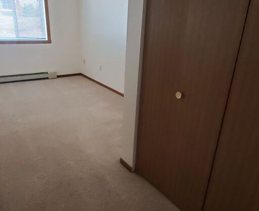 2 beds, 1 bath, 900 sqft, $800, Unit 201