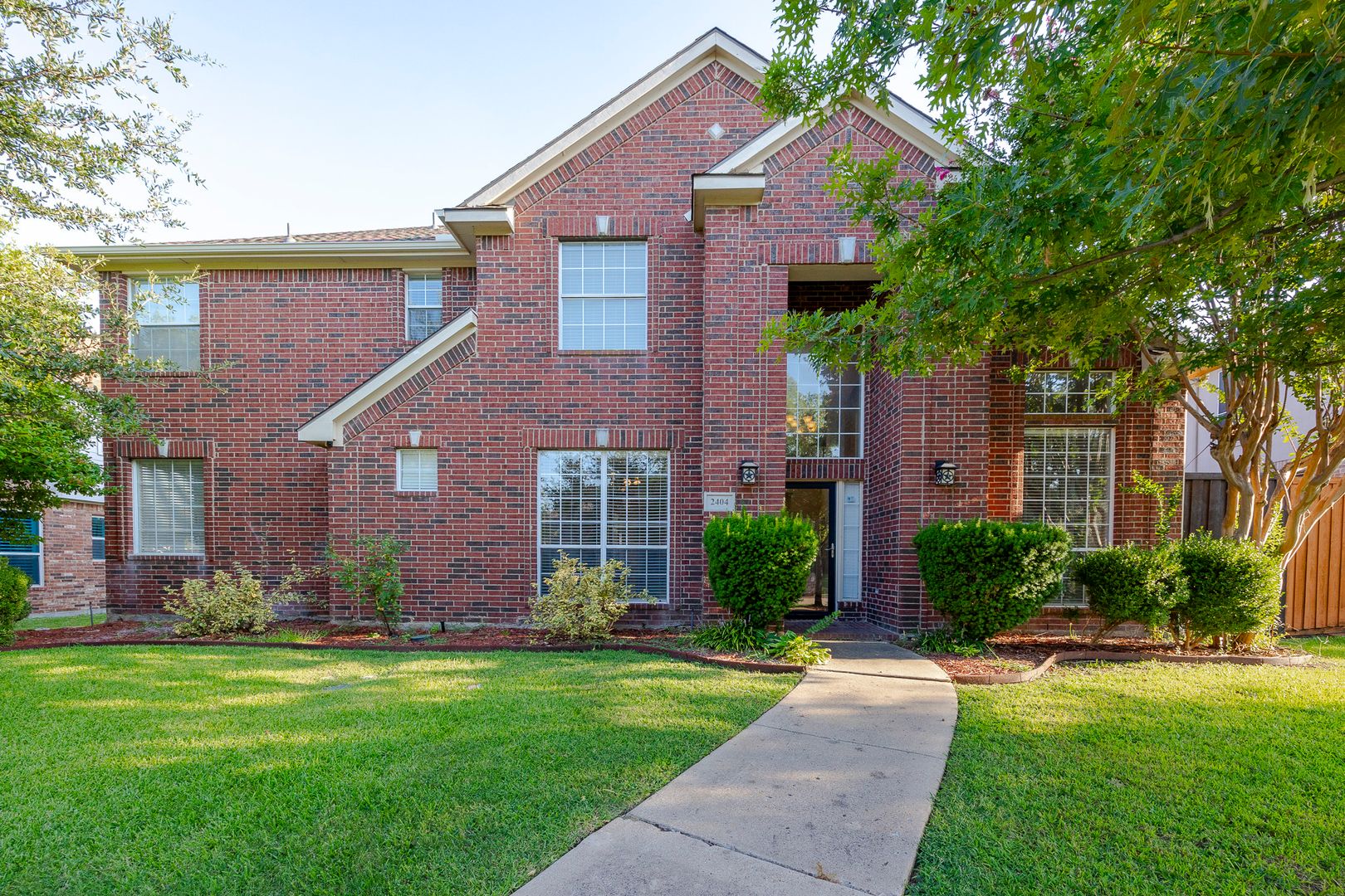 Convenient Plano LOCATION with AWARD WINNING Frisco Schools!