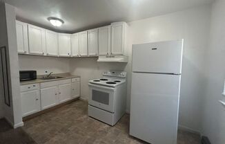 1 bed, 1 bath, 3,148 sqft, $925, Unit Unit 4