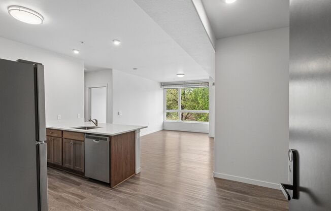 3 beds, 2 baths, 1,312 sqft, $1,975, Unit 207