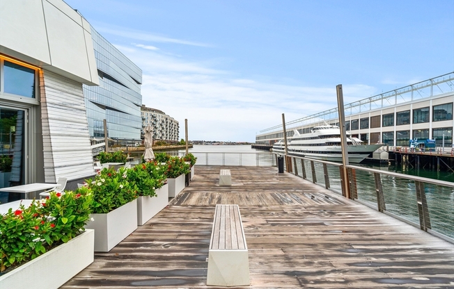 1 bed, 1.5 baths, 1,104 sqft, $9,500, Unit 5G