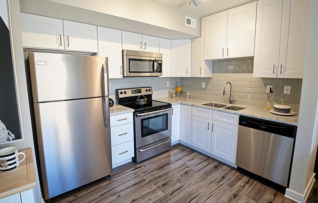 2 beds, 1 bath, 790 sqft, $1,450, Unit 408