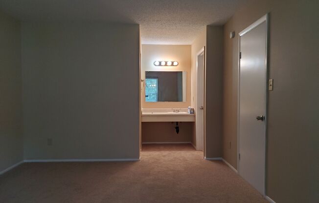 2 beds, 1 bath, $1,450