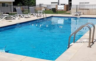 2 beds, 1 bath, 970 sqft, $920