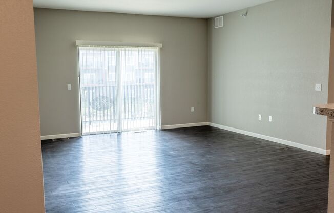 2 beds, 2 baths, 1,179 sqft, $1,375, Unit 3500-307