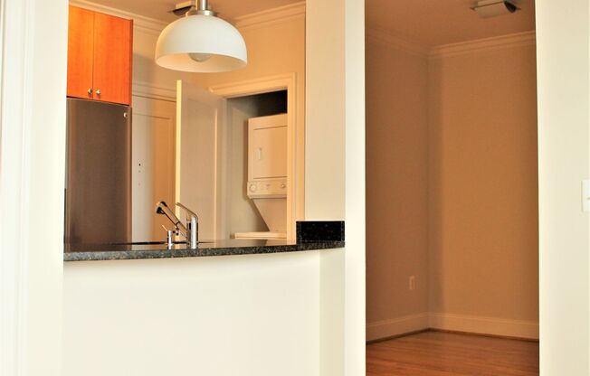 2 beds, 2 baths, 800 sqft, $3,495, Unit 403