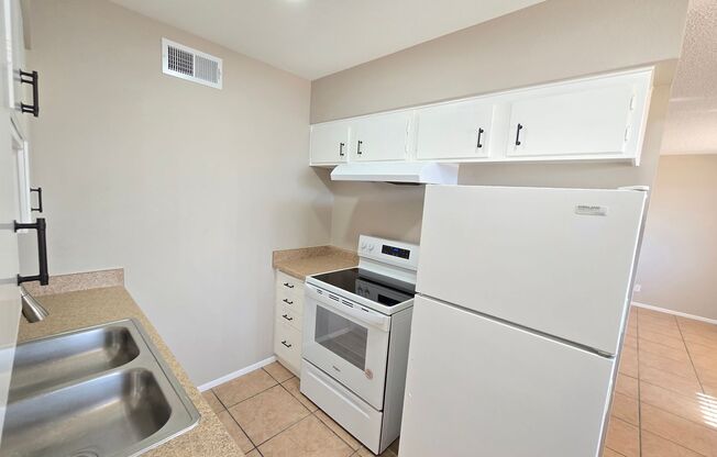 1 bed, 1 bath, $1,200, Unit 2