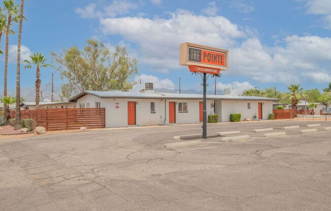 2198 Country Club