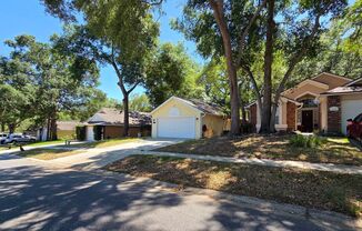 1008 ROYAL OAKS DR