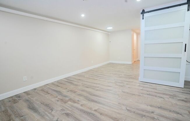 1 bed, 1 bath, 775 sqft, $2,100, Unit 76-1