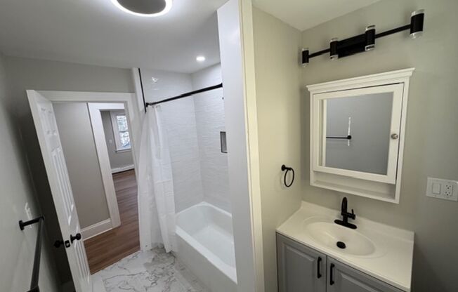 2 beds, 1 bath, 574 sqft, $2,200, Unit 74 6th St - Apt 2