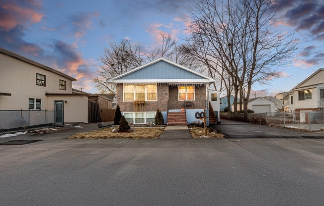 14 NEWMAN ST