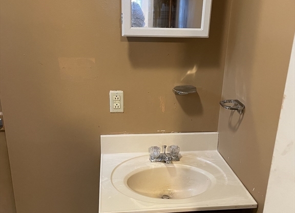 Studio, 1 bath, $1,350, Unit 45