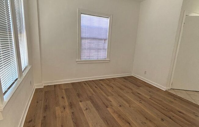 Fenwick, 8450 - Floralita, 10560