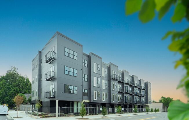 Studio, 1 bath, 325 sqft, $1,099, Unit 318