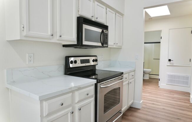 Beautiful 2Bd/2Ba Condo  Available in Yorba Linda!