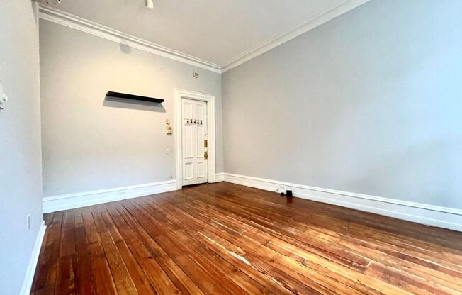 Studio, 1 bath, 450 sqft, $1,395, Unit 2F