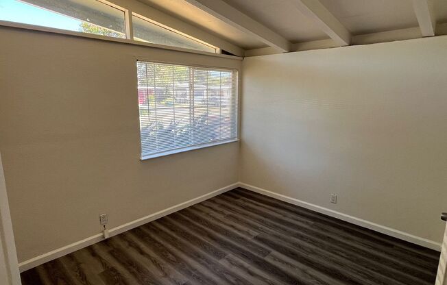 Remodeled 3 Bedroom Home Near Solano Mall Area