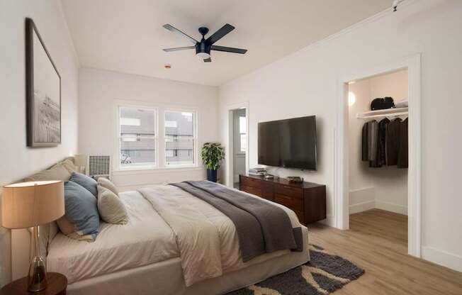 Bedroom at Westmore Manor Apartments, Los Angeles, California