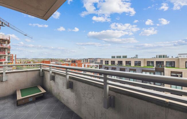 2 beds, 2 baths, $4,000, Unit # 1017