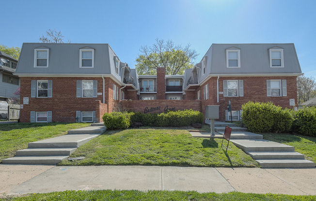 4115 WARWICK BLVD