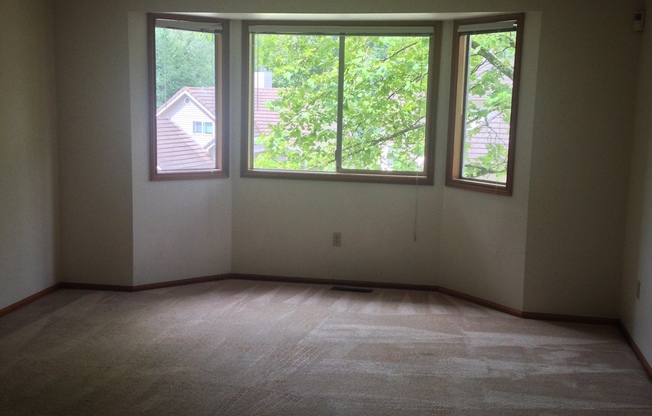 Great House in Redmond near Microsoft campus area for rent