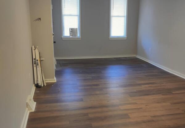 905 N 42 ST