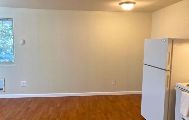 1 bed, 1 bath, 550 sqft, $1,200, Unit 18